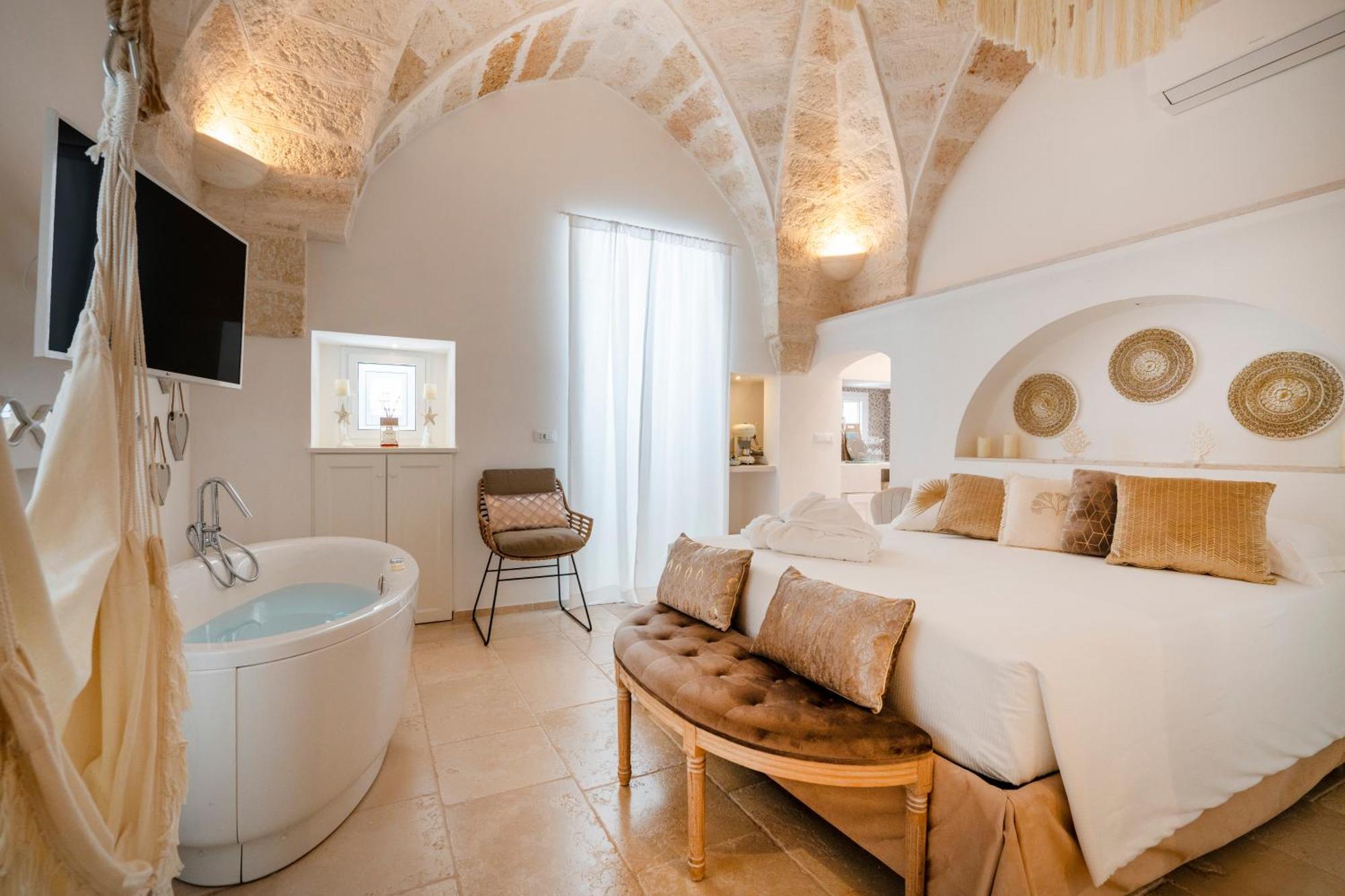 Apulia Charming Suites - Casa Rossa Suite Perla E Suite Corallo Savelletri Exterior photo
